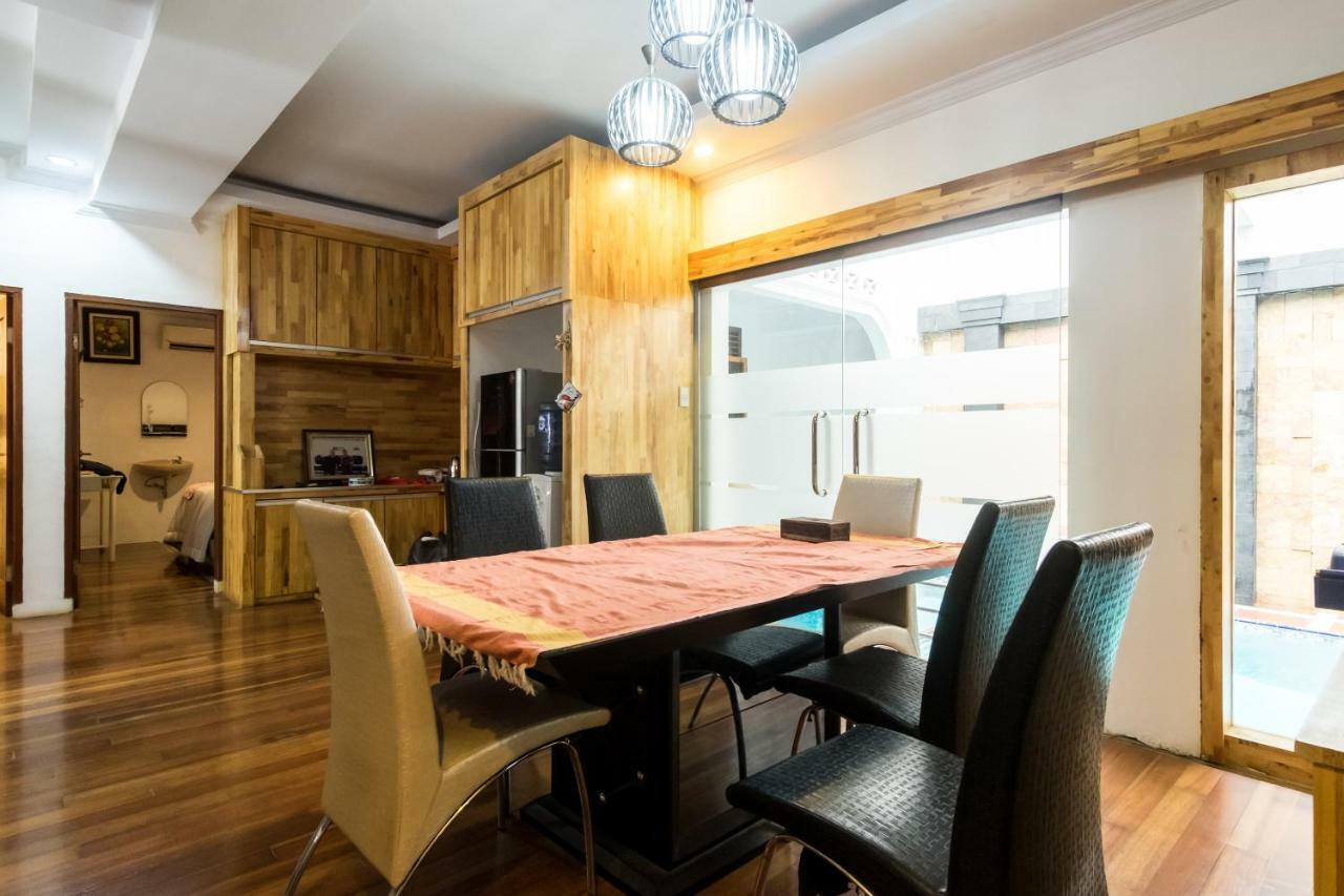 Oyo 619 Naufal Guest House Syariah Медан Экстерьер фото